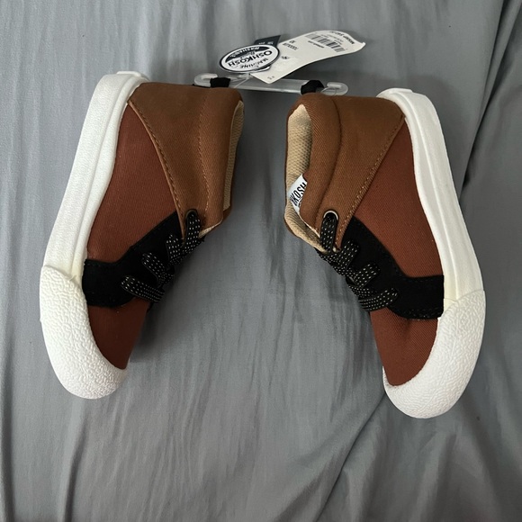 New Oshkosh High top Sneakers - Picture 5 of 8
